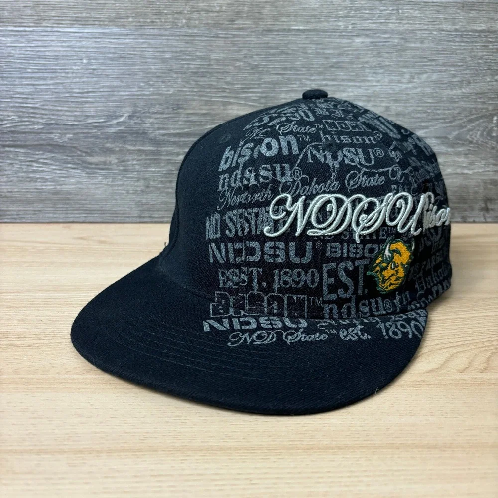 North Dakota State‎ University Hat Cap Fitted Black One Size Flex Graffiti Y2K